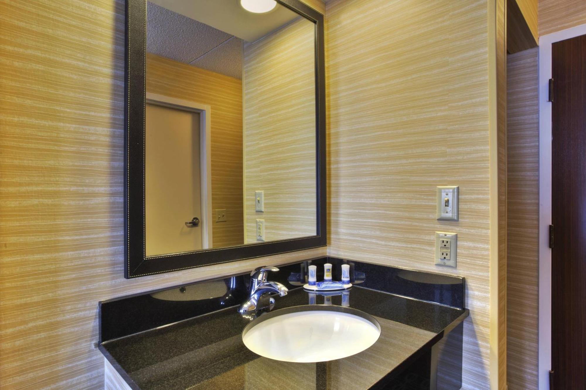 Fairfield Inn Ann Arbor Exterior photo